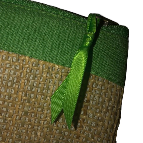 TAN WOVEN COSMETIC POUCH WITH GREEN TRIMMING - Picture 4 of 5